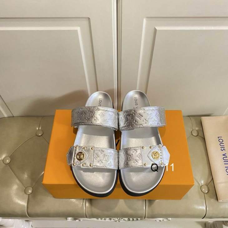 Picture of Louis Vuitton Slippers _SKULVsz35-40Y0508414